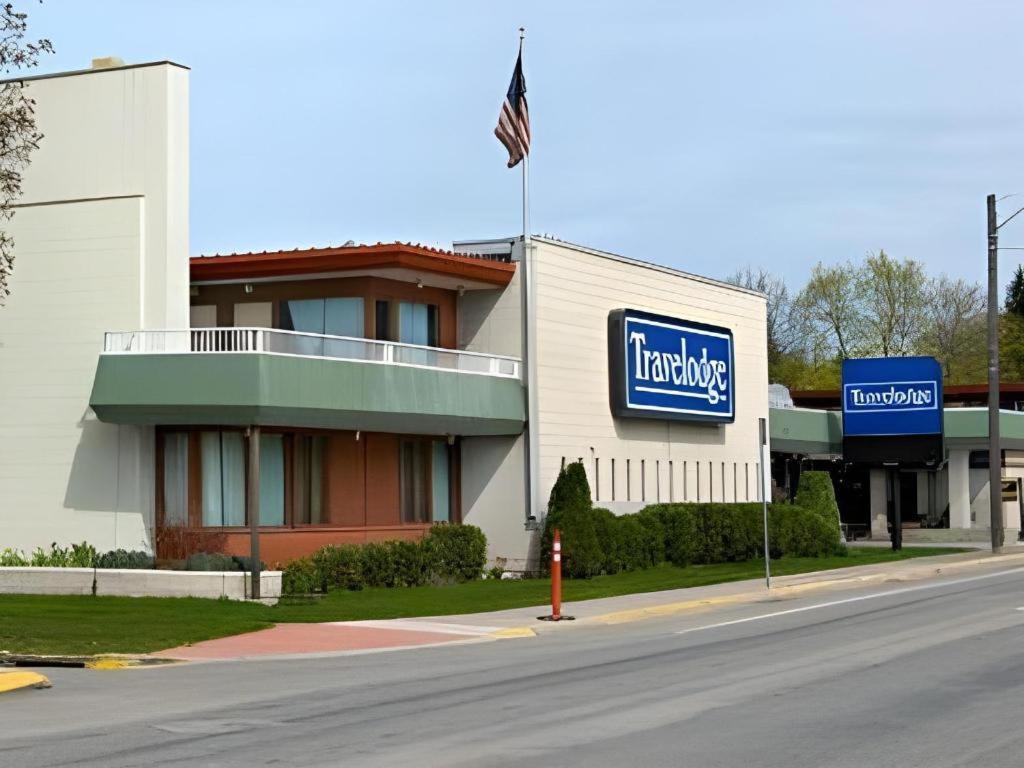 Travelodge By Wyndham קליספל מראה חיצוני תמונה