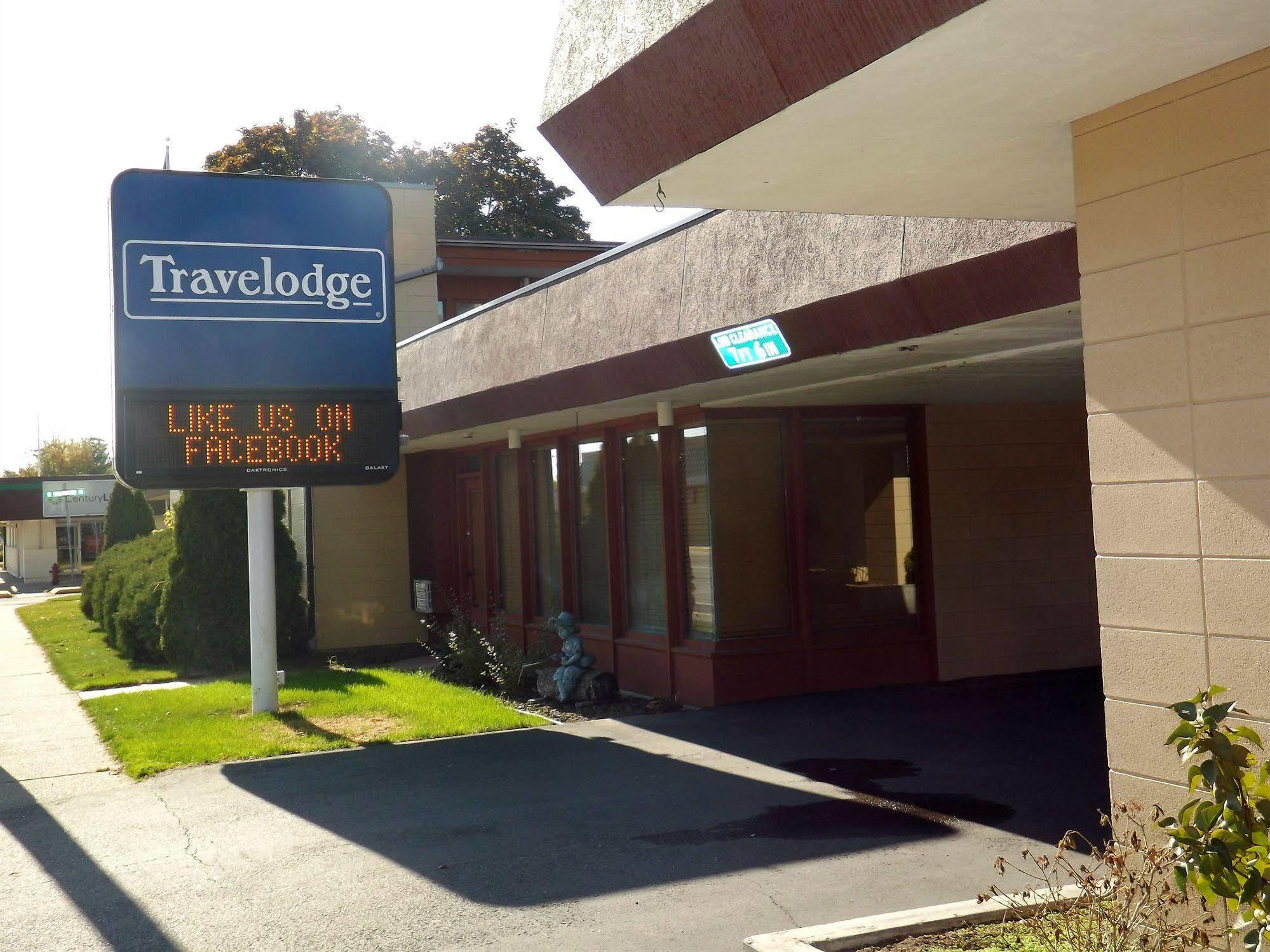 Travelodge By Wyndham קליספל מראה חיצוני תמונה